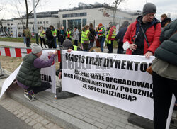 Protest pielęgniarek i położnych Szpitala Uniwersyteckiego w Krakowie