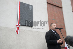 Jarosław Kaczyński na odsłonięciu tablicy Lecha Kaczyńskiego w IPN w Gdańsku