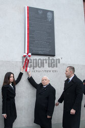 Jarosław Kaczyński na odsłonięciu tablicy Lecha Kaczyńskiego w IPN w Gdańsku