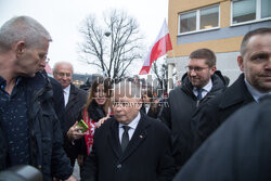 Jarosław Kaczyński na odsłonięciu tablicy Lecha Kaczyńskiego w IPN w Gdańsku