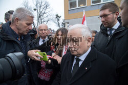 Jarosław Kaczyński na odsłonięciu tablicy Lecha Kaczyńskiego w IPN w Gdańsku