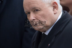 Jarosław Kaczyński na odsłonięciu tablicy Lecha Kaczyńskiego w IPN w Gdańsku