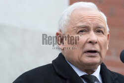 Jarosław Kaczyński na odsłonięciu tablicy Lecha Kaczyńskiego w IPN w Gdańsku