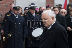 Jarosław Kaczyński na odsłonięciu tablicy Lecha Kaczyńskiego w IPN w Gdańsku