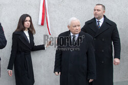 Jarosław Kaczyński na odsłonięciu tablicy Lecha Kaczyńskiego w IPN w Gdańsku