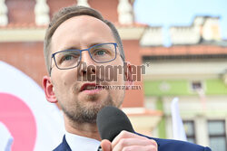 Rafał Trzaskowski na wiecu KO w Tarnowie