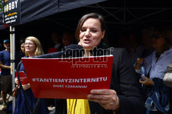 Twórcy filmowi przed Sejmem "Dość czekania na tantiemy z internetu!"