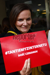 Twórcy filmowi przed Sejmem "Dość czekania na tantiemy z internetu!"