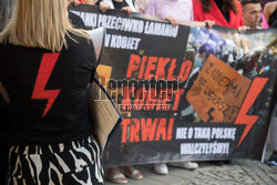 Protest Piekło kobiet trwa ! w Gdyni