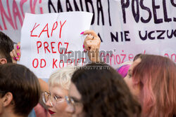 Protest Piekło kobiet trwa ! w Gdyni