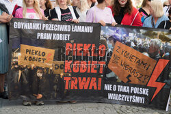 Protest Piekło kobiet trwa ! w Gdyni