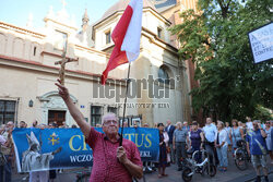 Protest  "Stop obrażaniu chrześcijan".