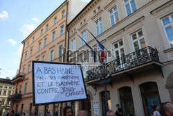 Protest  "Stop obrażaniu chrześcijan".