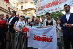 Protest  "Stop obrażaniu chrześcijan".