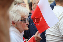 Protest  "Stop obrażaniu chrześcijan".