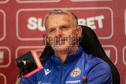 Oficjalny trening i konferencja przed IV rundą eliminacji do Ligi Konferencji. Wisla Krakow - Cercle Brugge