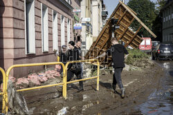 Miasta po przejściu fali powodziowej