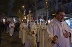 Powrót figury Matki Boskiej z Dzieciatkiem do katedry Notre-Dame w Paryzu