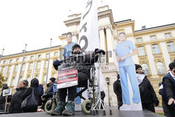 Protest pielęgniarek i położnych przed KPRM