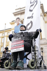 Protest pielęgniarek i położnych przed KPRM