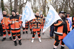 Protest pielęgniarek i położnych przed KPRM