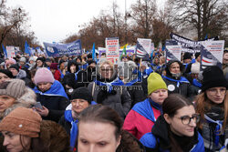 Protest pielęgniarek i położnych przed KPRM