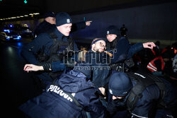 Ostatnie Pokolenie - blokada tunelu Wisłostrady