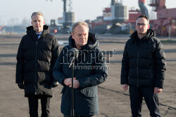 Donald Tusk w Porcie Gdańsk