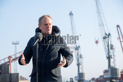 Donald Tusk w Porcie Gdańsk