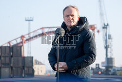 Donald Tusk w Porcie Gdańsk