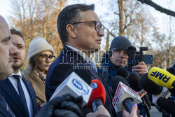 Konferencja Zbigniewa Ziobry i posłów PiS przed KPRM