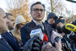 Konferencja Zbigniewa Ziobry i posłów PiS przed KPRM