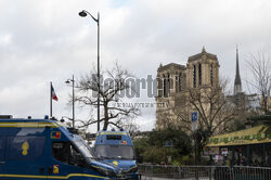 Katedra Notre-Dame w Paryzu przed otwarciem