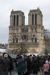 Katedra Notre-Dame w Paryzu przed otwarciem