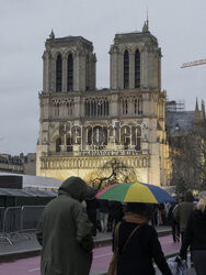 Katedra Notre-Dame w Paryzu przed otwarciem